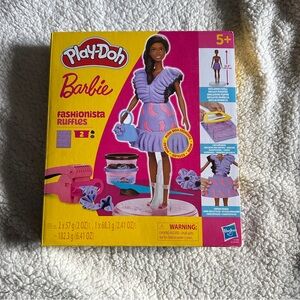 Hasbro Play-Doh Barbie Fashionista Set with Purple and Pink
